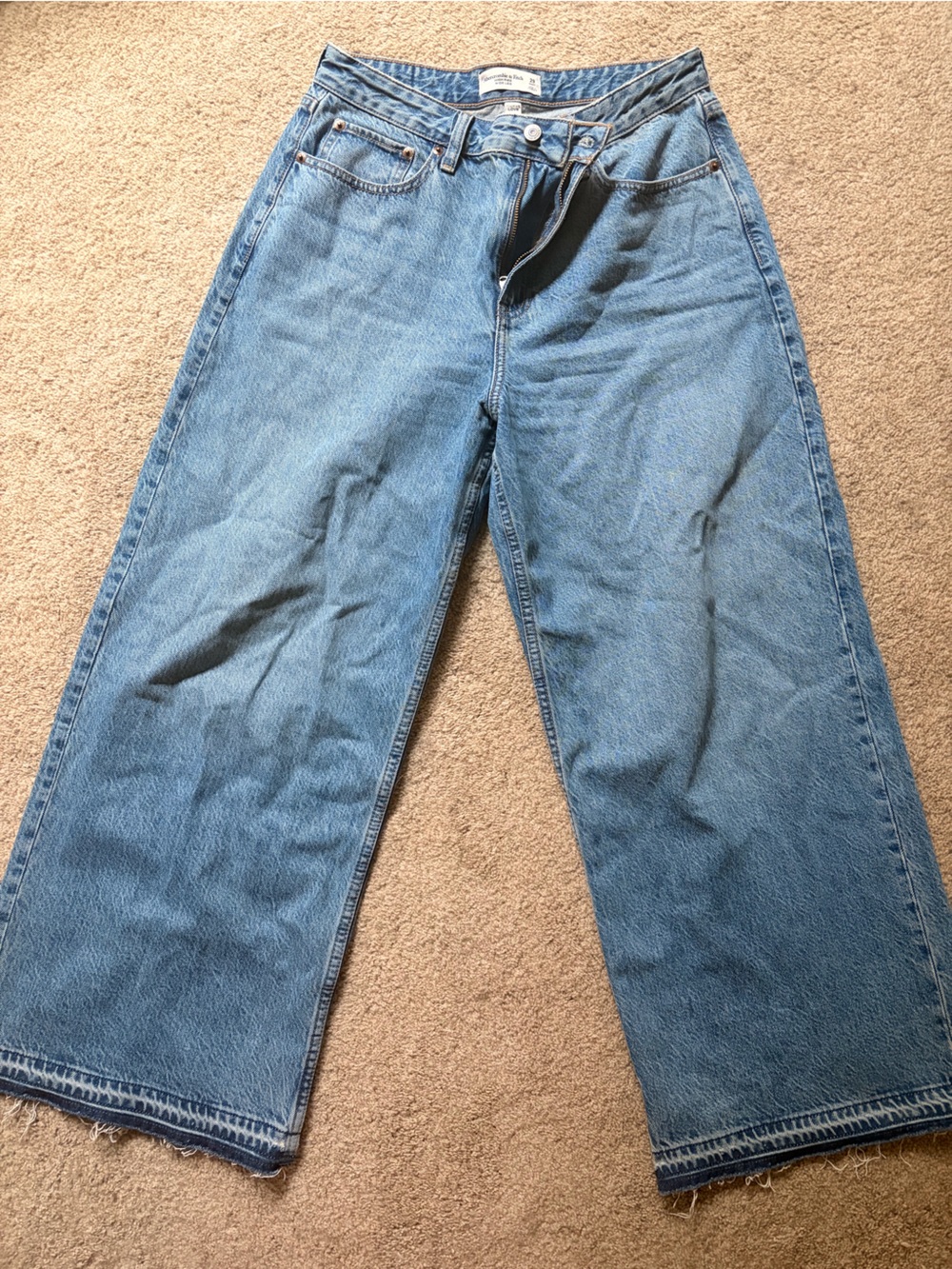 Abercrombie & Fitch Women's wide leg Jeans